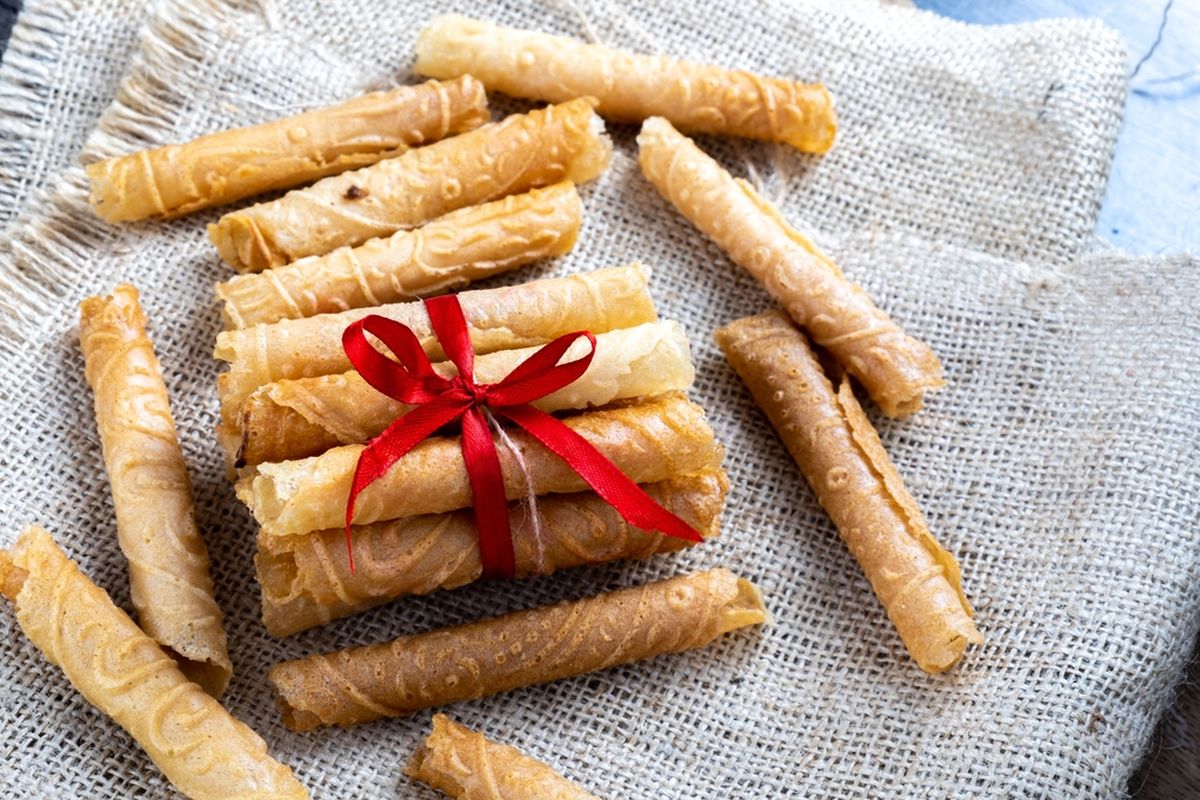 Kue Semprong: Camilan Renyah Tradisional dengan Aroma Kelapa